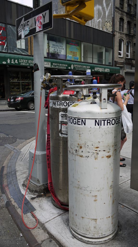 Soho, China Town, Nitrogen tanks