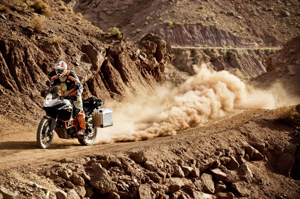 1190Adventure_R_action_03.jpg