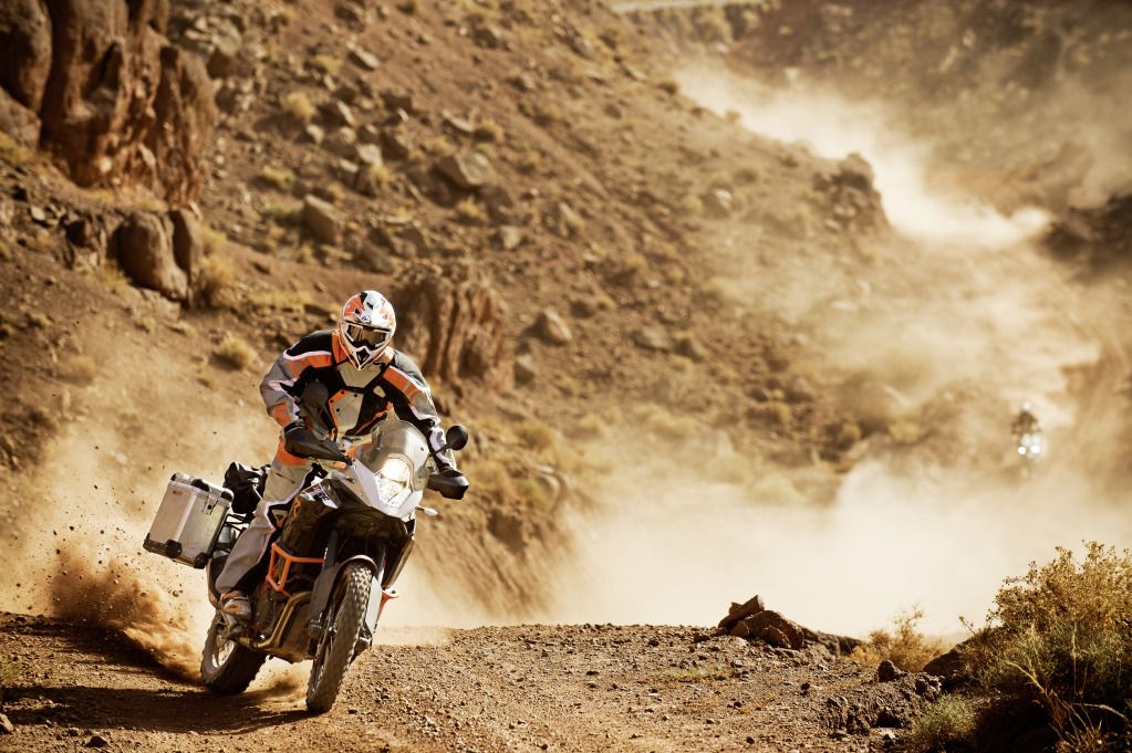 1190Adventure_R_action_04.jpg
