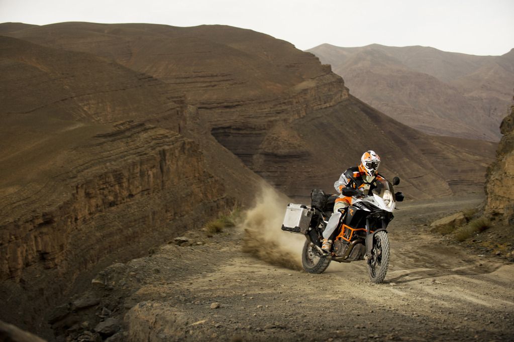 1190Adventure_R_action_06.jpg