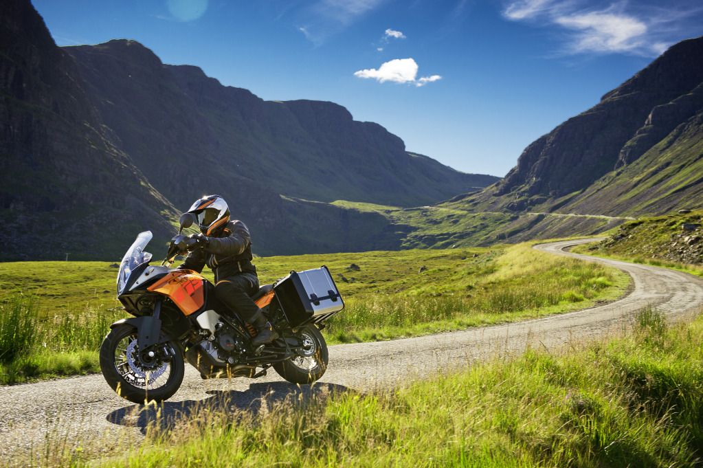 1190Adventure_action_01.jpg