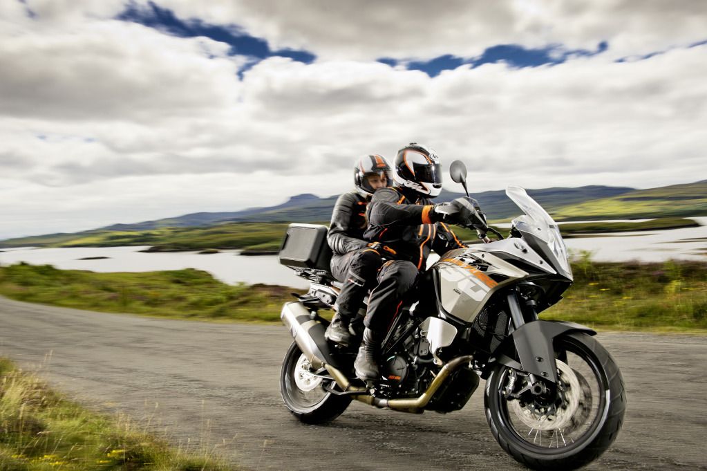 1190Adventure_action_07.jpg