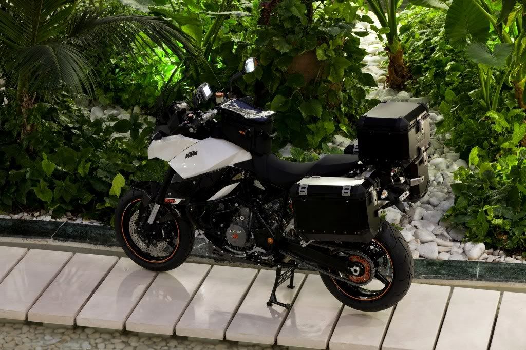 original_2011-KTM-990-SMT--7--1.jpg
