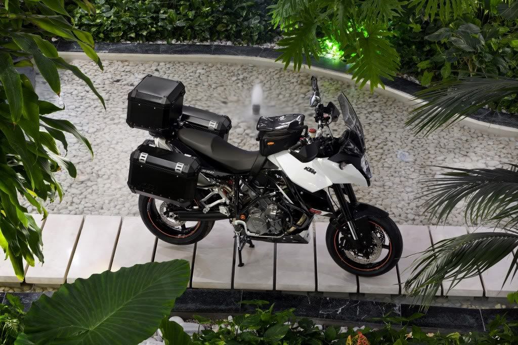 original_2011-KTM-990-SMT--8-.jpg