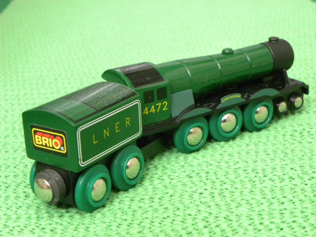 thomas the train brio compatible